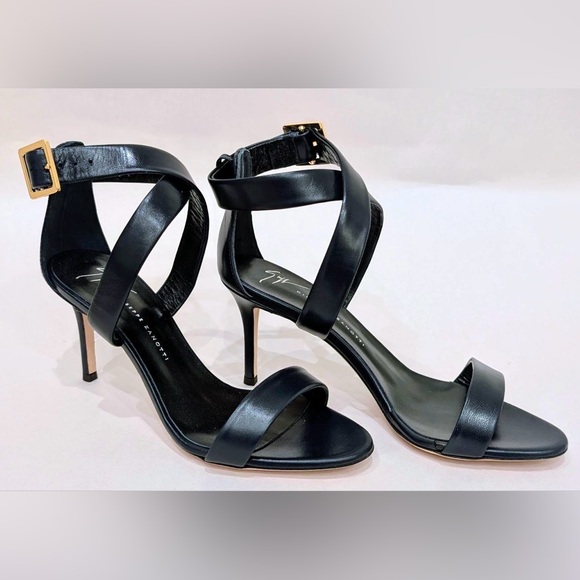 New in Box Giuseppe Zanotti Coline Heels Size 6 Deep Navy - Picture 2 of 10